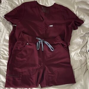 FIGS Burgundy Scrub Set with Drawstring